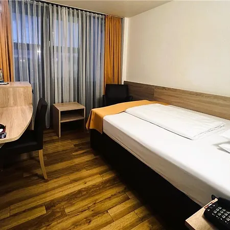 Arvena Messe Hotel 3*